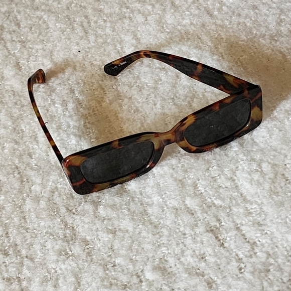 VINTAGE rectangular tortoise sunglasses - Picture 2 of 4